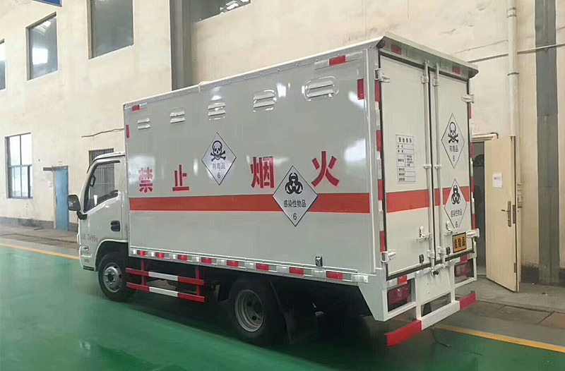 上汽躍進藍牌柴油版3.3米毒性感染性廂式車