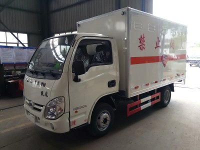 上汽躍進藍牌汽油版3.3米液體廂式車