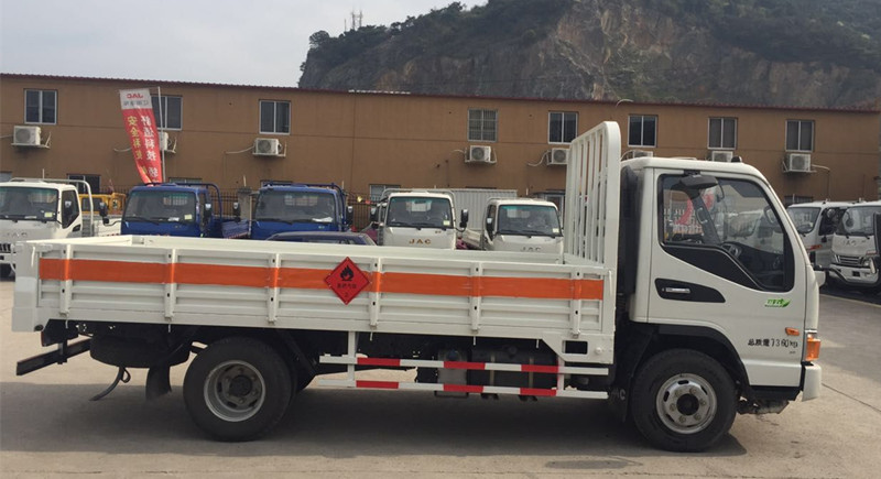 江淮駿鈴4.1米氣瓶運輸車