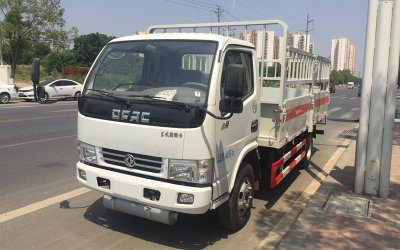 東風多利卡藍牌4.1米氣瓶運輸車