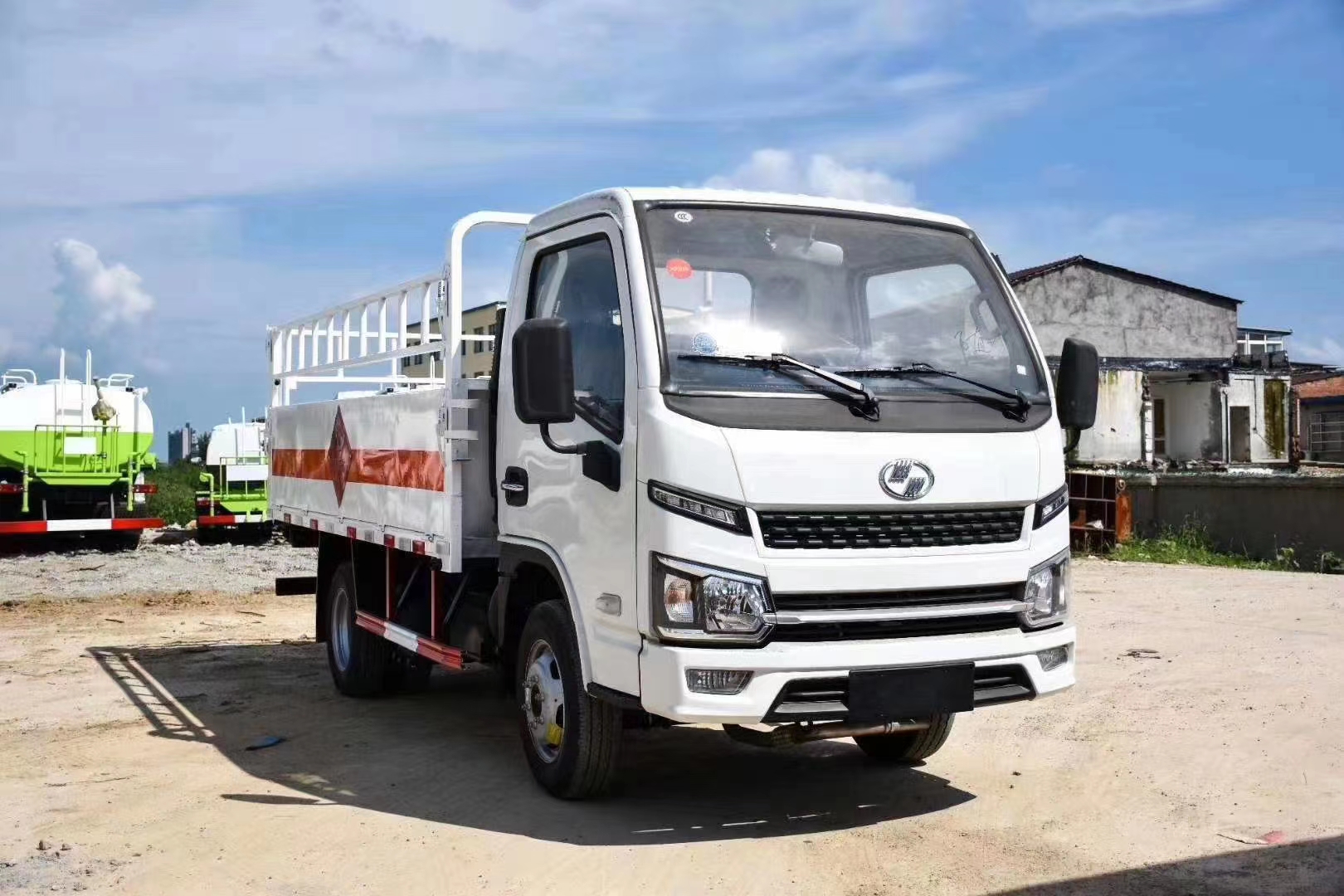 上汽躍進柴油版氣瓶運輸車