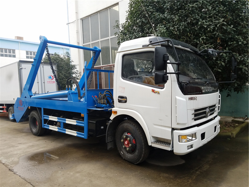 東風大多利卡8方擺臂垃圾車