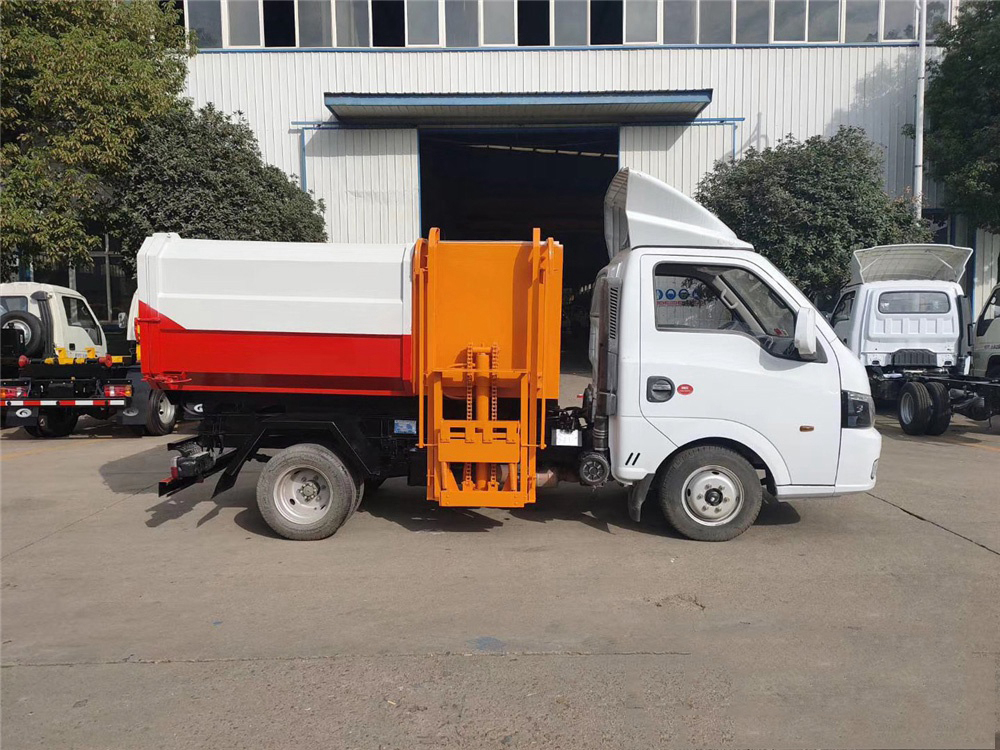 東風途逸藍牌3-4方掛桶垃圾車
