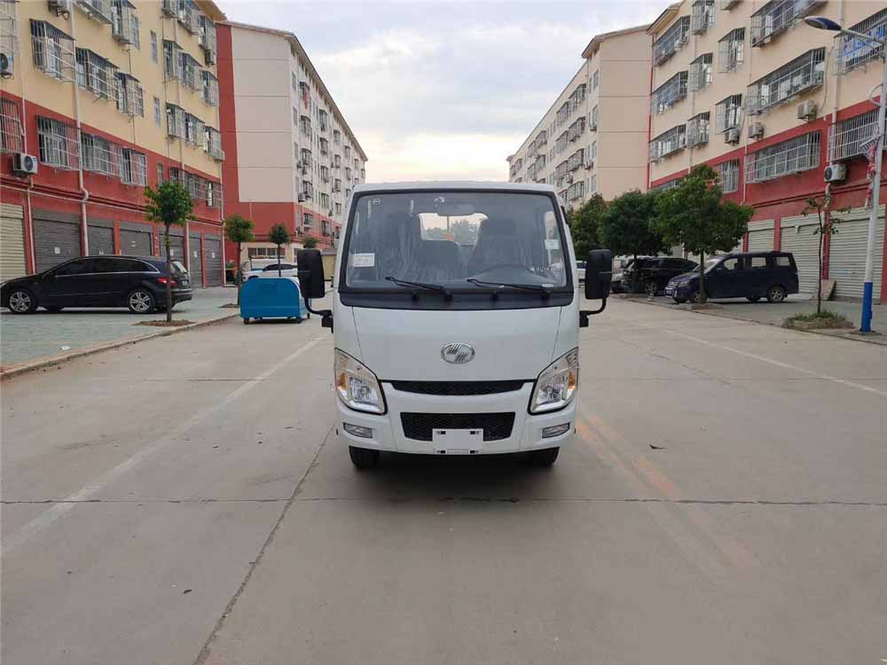 躍進(jìn)藍(lán)牌3方勾臂垃圾車(chē)
