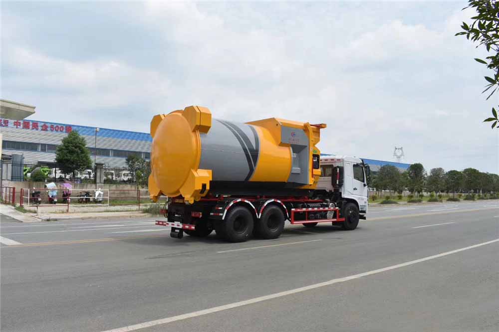 東風專底后雙橋18方勾臂垃圾車