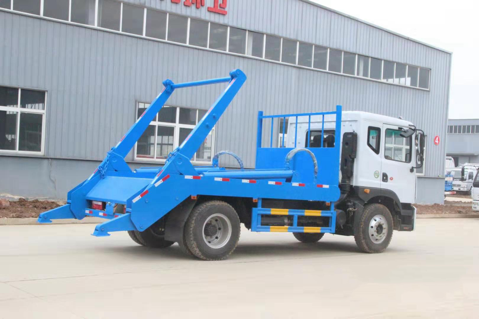 東風(fēng)D9/10方擺臂垃圾車(chē)