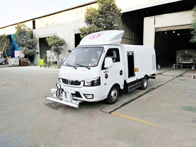路面清洗車