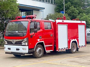 東風大多利卡4噸水罐消防車
