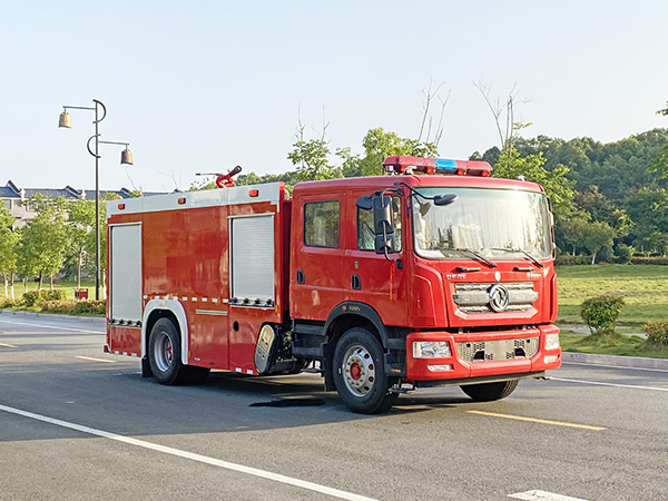 東風D9/6噸水罐消防車