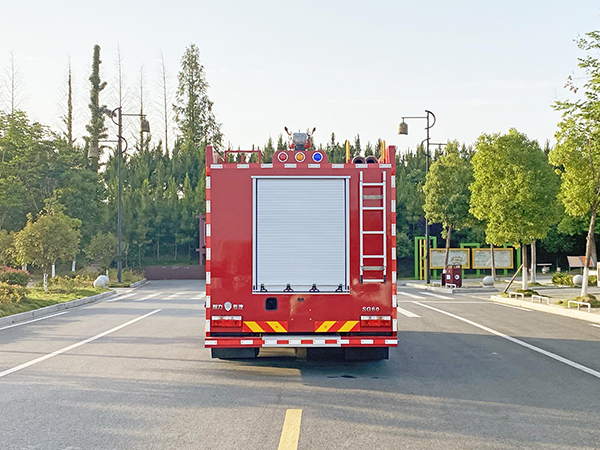 東風D9/6噸水罐消防車