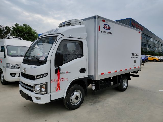 躍進S80汽油冷藏車