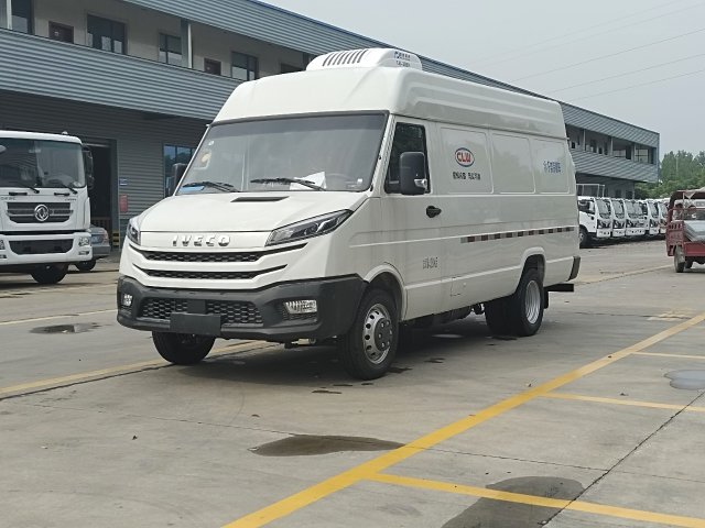 依維柯長(zhǎng)軸冷藏車