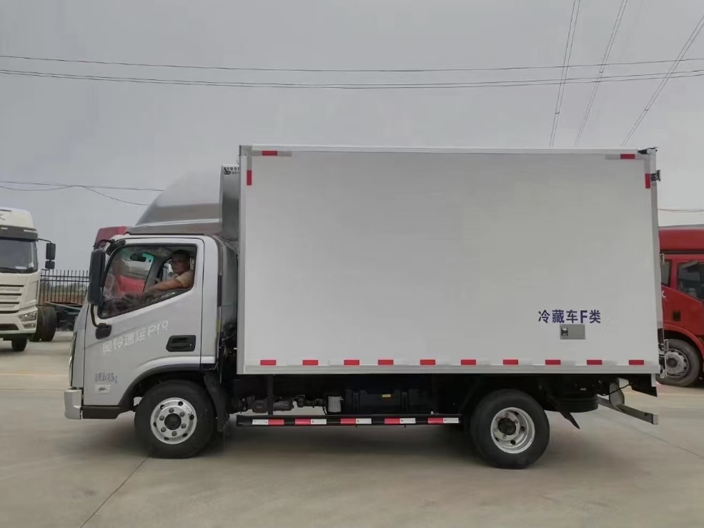 奧鈴速運(yùn)Pro玉兔4.2米冷藏車