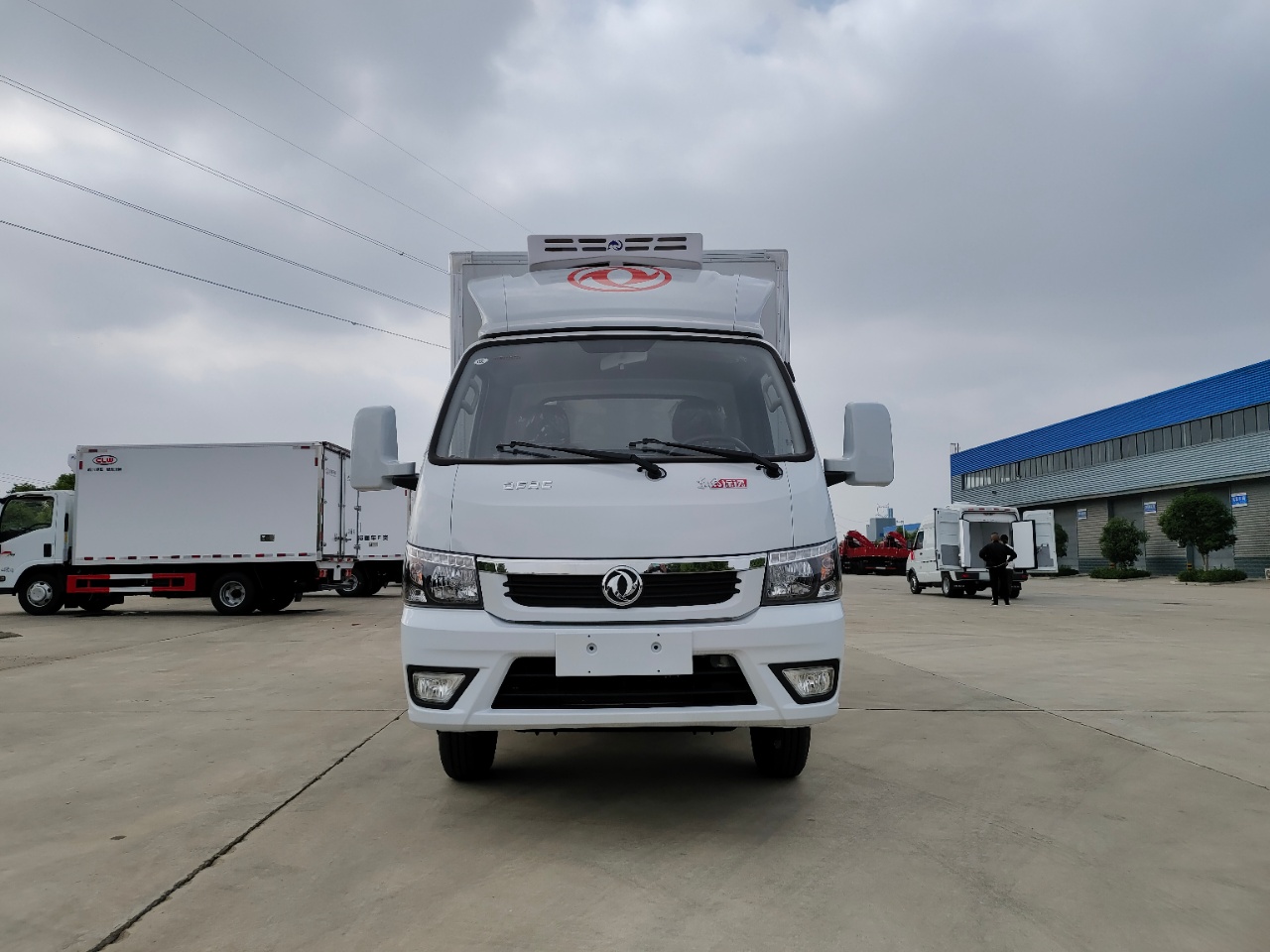東風途逸柴油版冷藏車